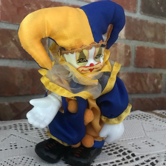 ❤️Rare Vintage 1970’s Hand Painted Porcelain Clown - Picture 8 of 8